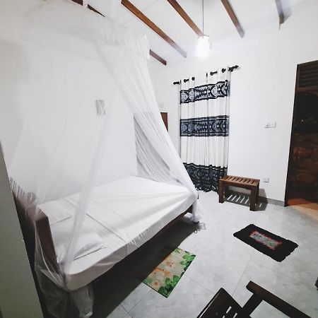 Guruge Guest House Аханґама Екстер'єр фото