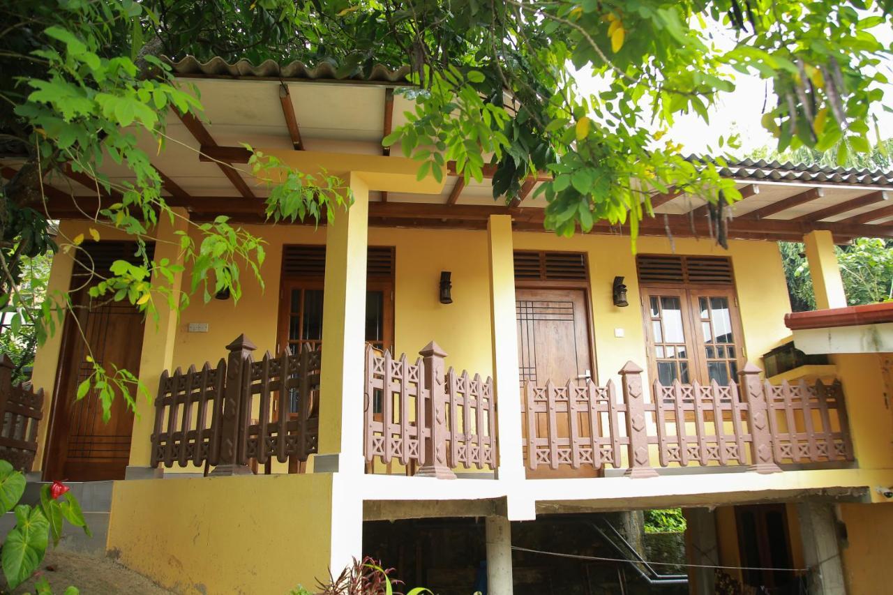 Guruge Guest House Аханґама Екстер'єр фото
